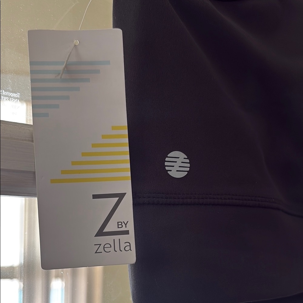 Zella Black Asymmetrical Crop Top - Picture 2 of 7